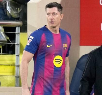 开云体育下载-ESPN：巴萨计划与莱万商讨大幅降薪续约，球员仍可能留队